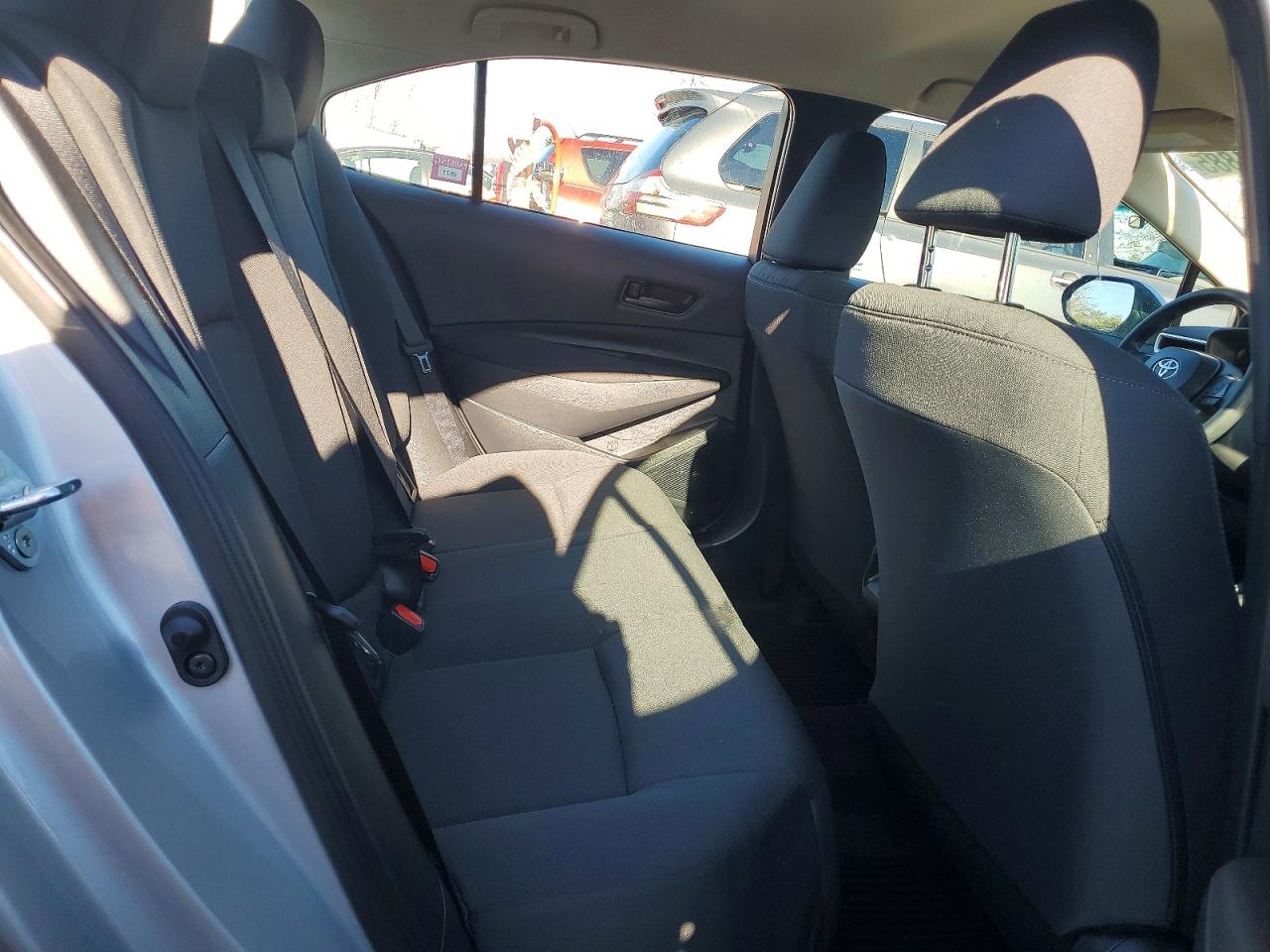 2025 TOYOTA COROLLA LE photo 10