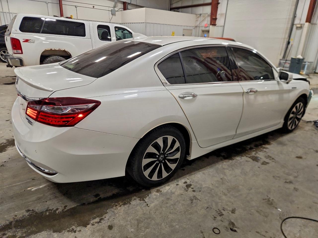 2017 HONDA ACCORD TOURING HYBRID photo 3