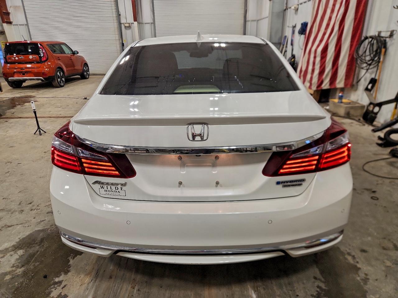 2017 HONDA ACCORD TOURING HYBRID photo 6