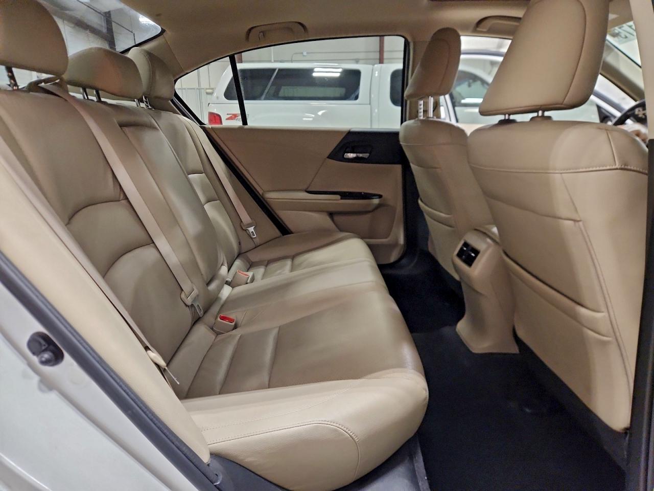 2017 HONDA ACCORD TOURING HYBRID photo 10