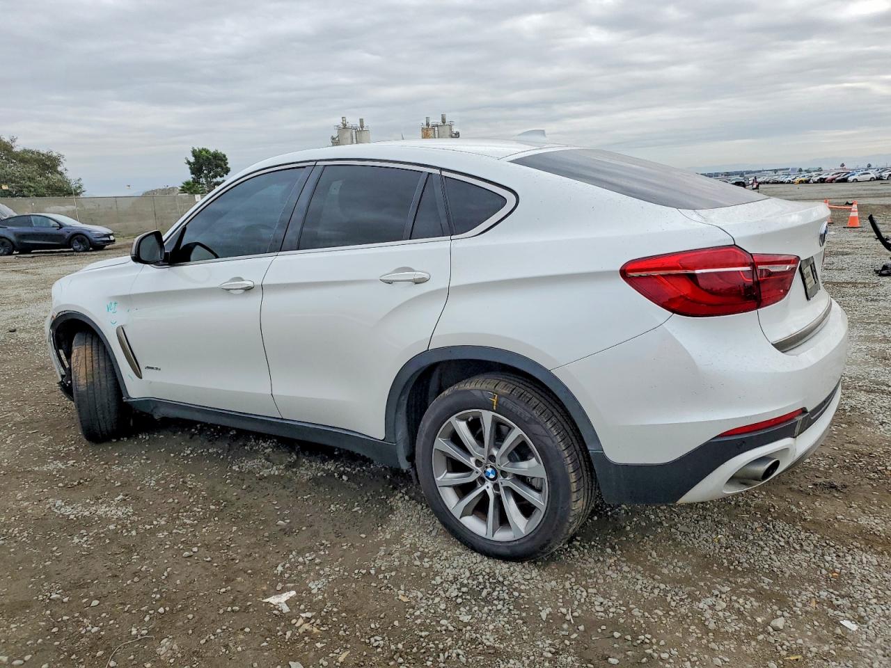 2017 BMW X6 XDRIVE35I photo 2