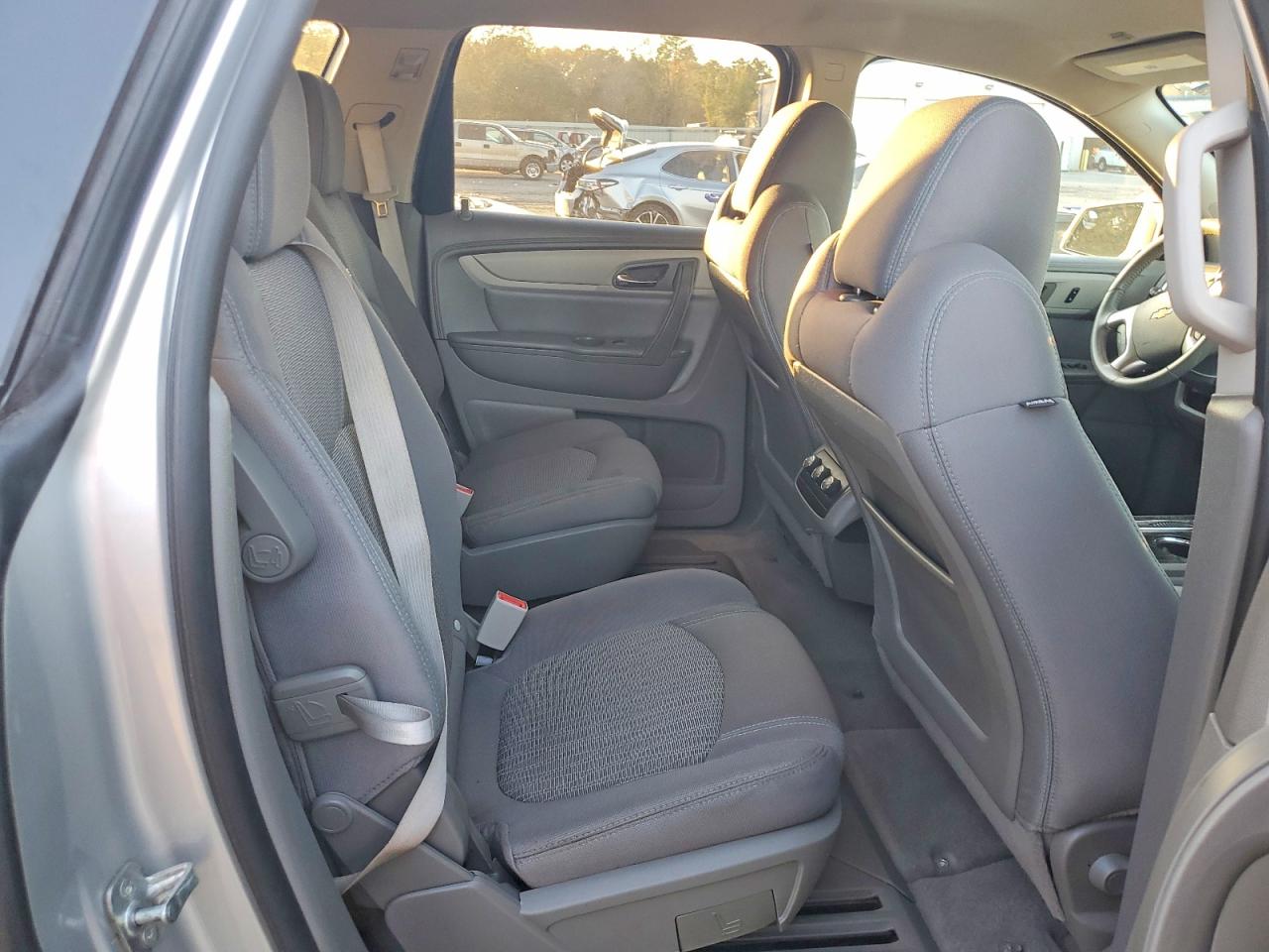 2014 CHEVROLET TRAVERSE LT photo 11