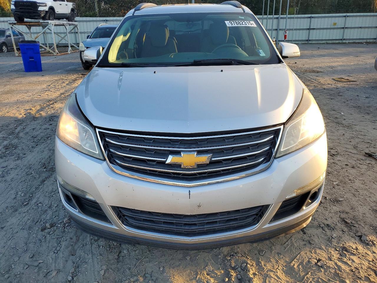 2014 CHEVROLET TRAVERSE LT photo 5
