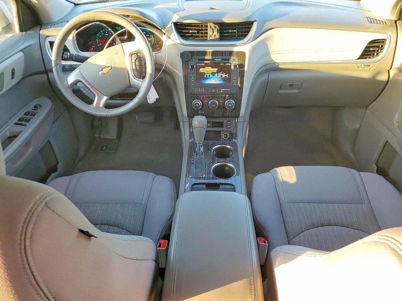 2014 CHEVROLET TRAVERSE LT photo 8