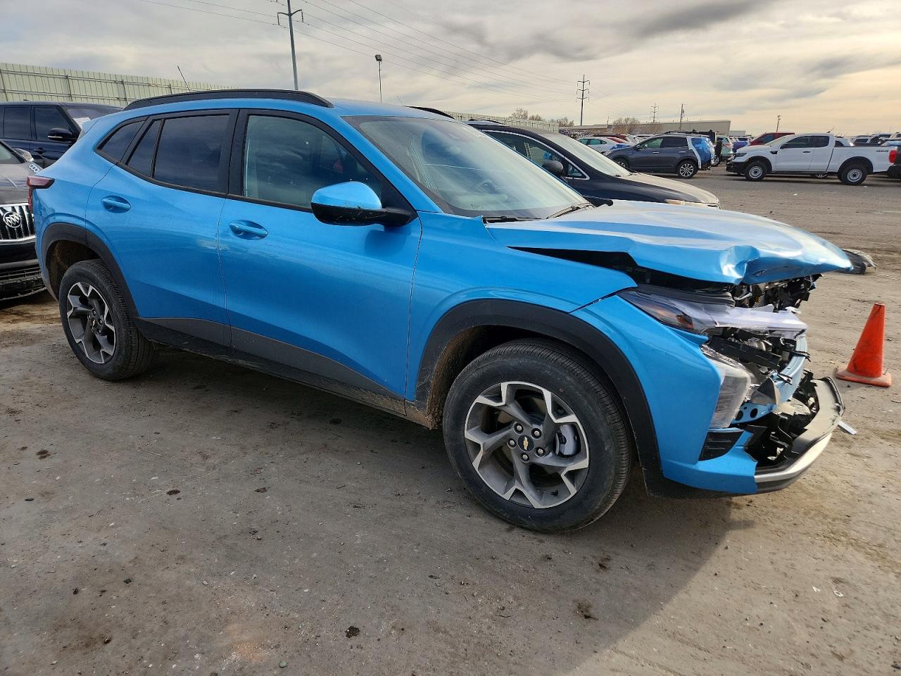 2025 CHEVROLET TRAX 1LT photo 4