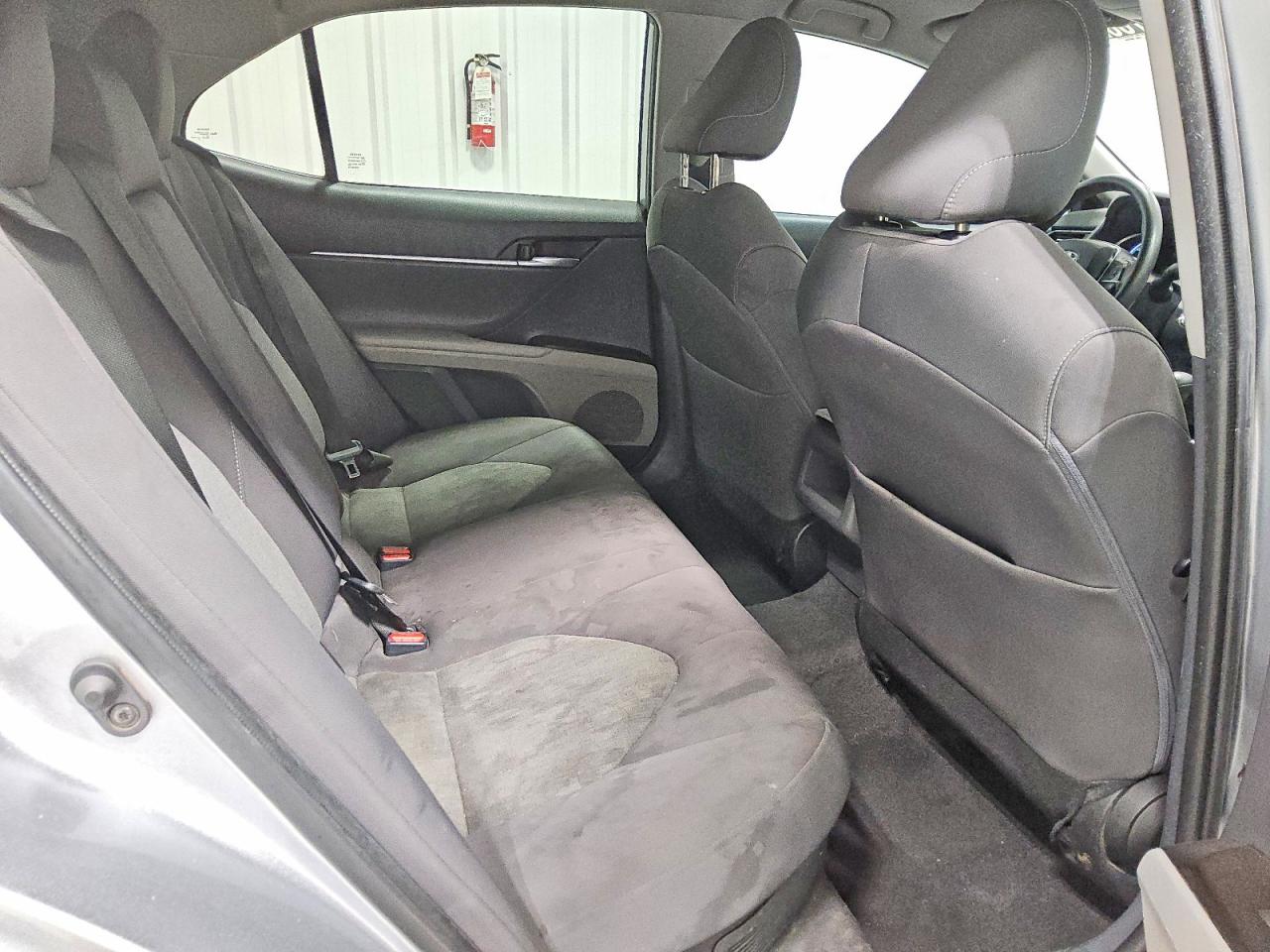 2022 TOYOTA CAMRY LE photo 10