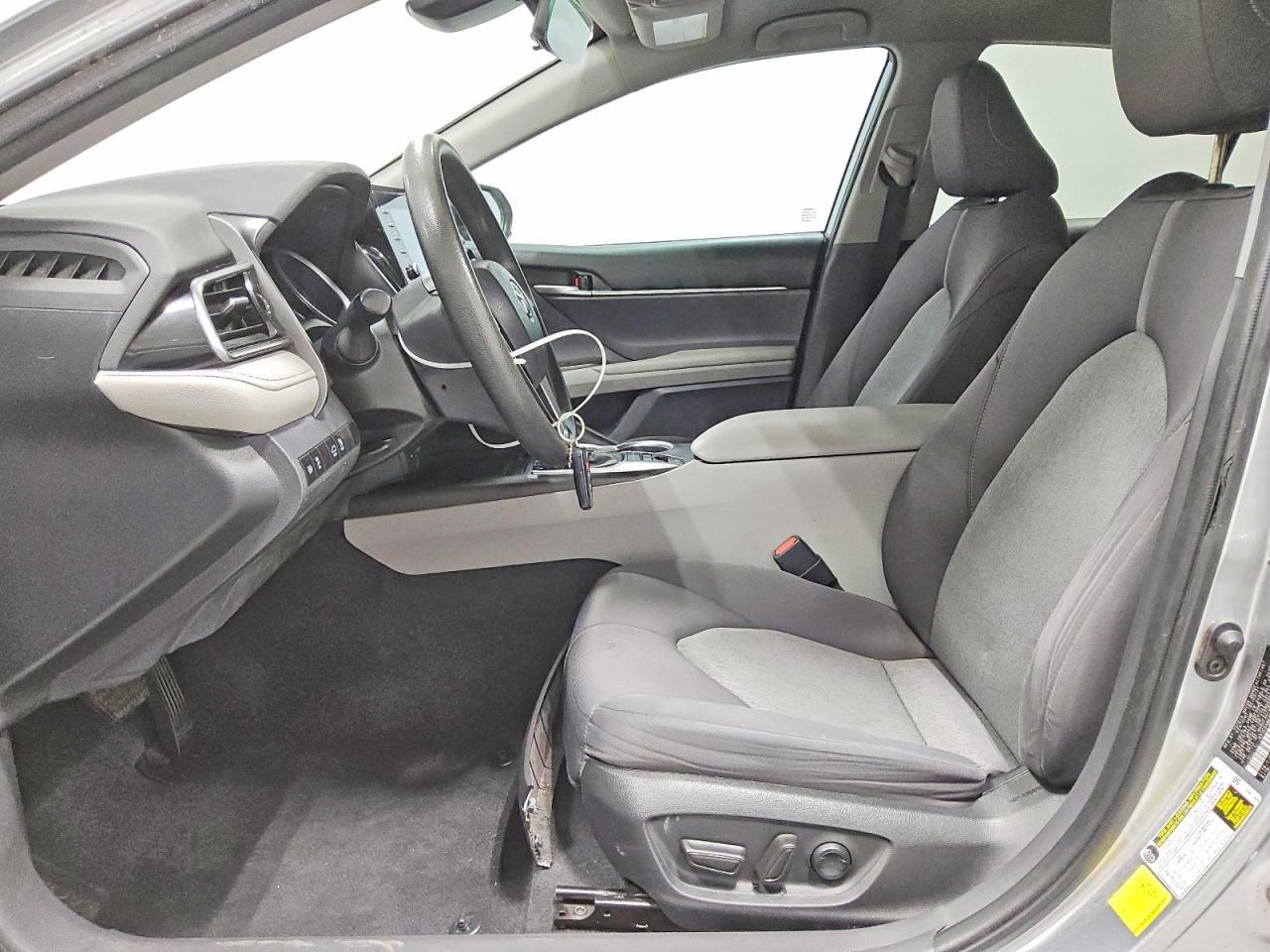 2022 TOYOTA CAMRY LE photo 7