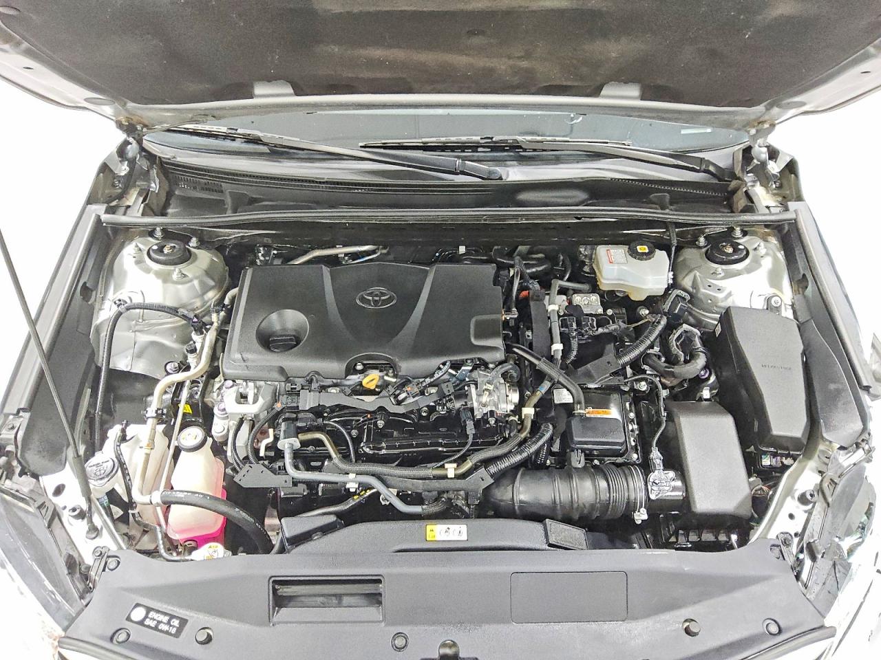 2022 TOYOTA CAMRY LE photo 11