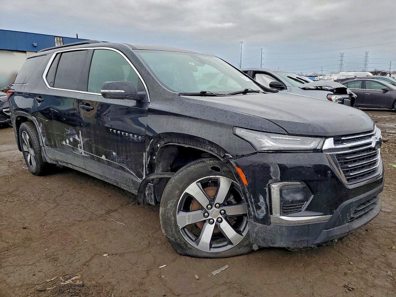 2023 CHEVROLET TRAVERSE LT photo 4
