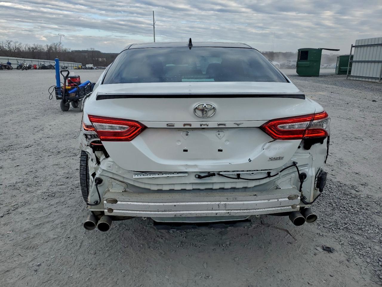 2020 TOYOTA CAMRY XSE photo 6