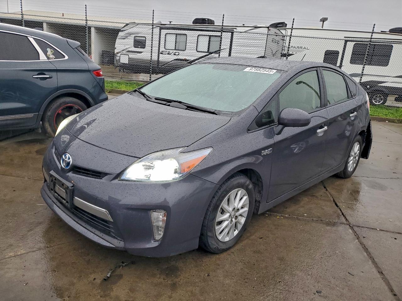 2014 TOYOTA PRIUS PLUG-IN