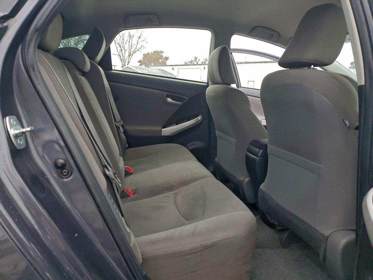 2014 TOYOTA PRIUS PLUG-IN photo 10