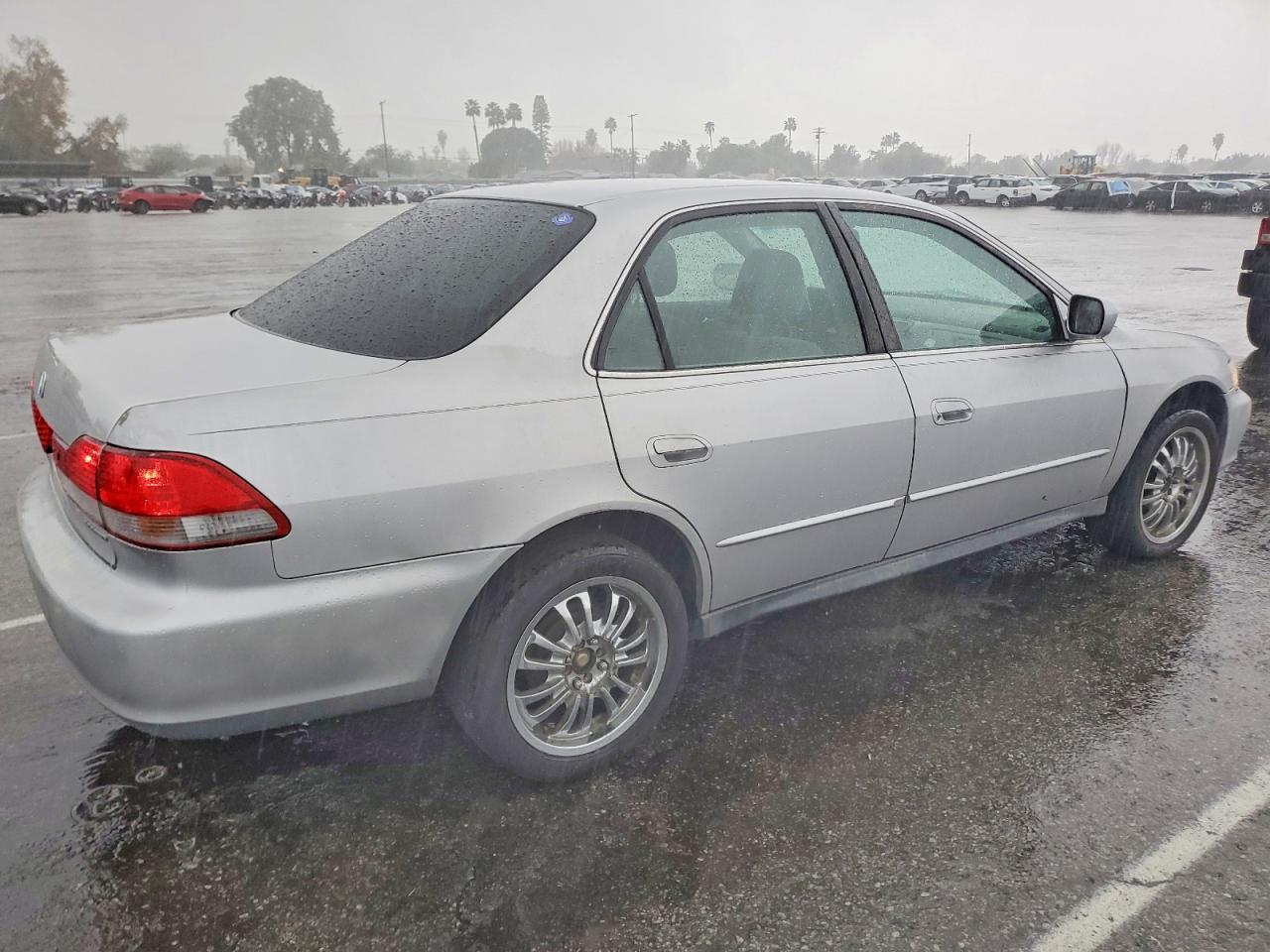 2002 HONDA ACCORD LX photo 5