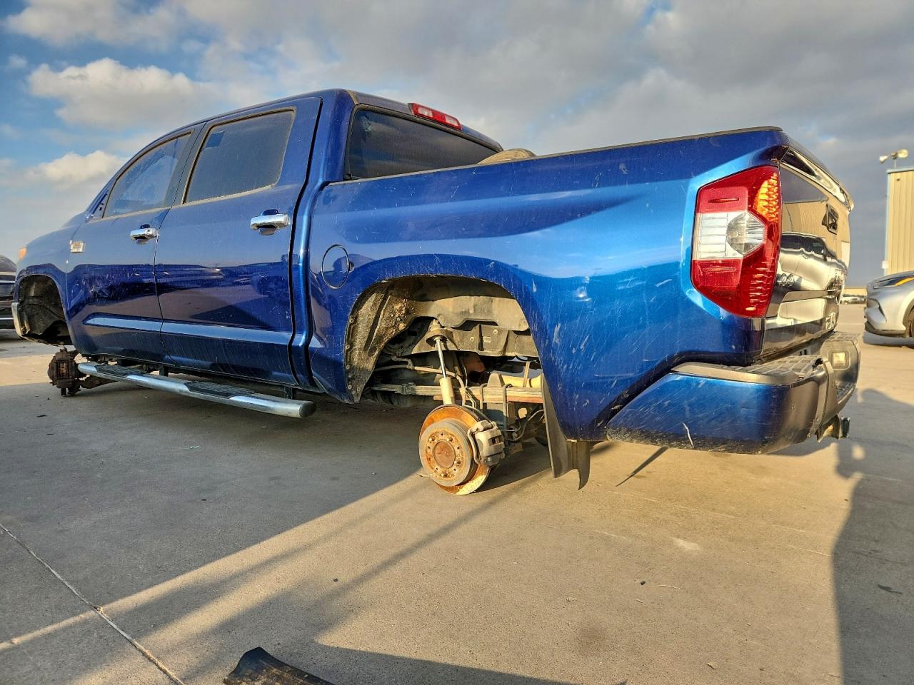 2014 TOYOTA TUNDRA CREWMAX PLATINUM photo 2