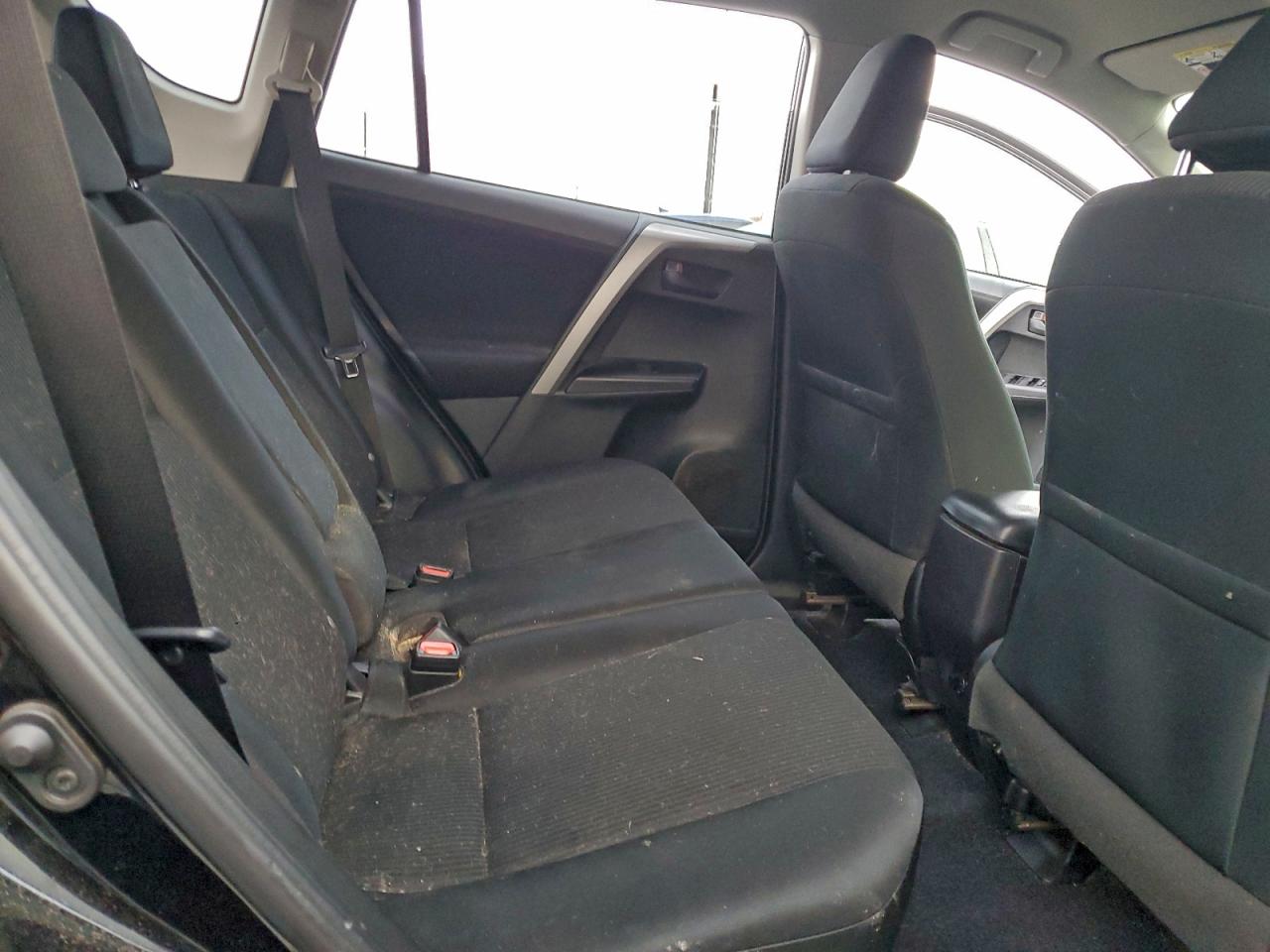 2018 TOYOTA RAV4 LE photo 10