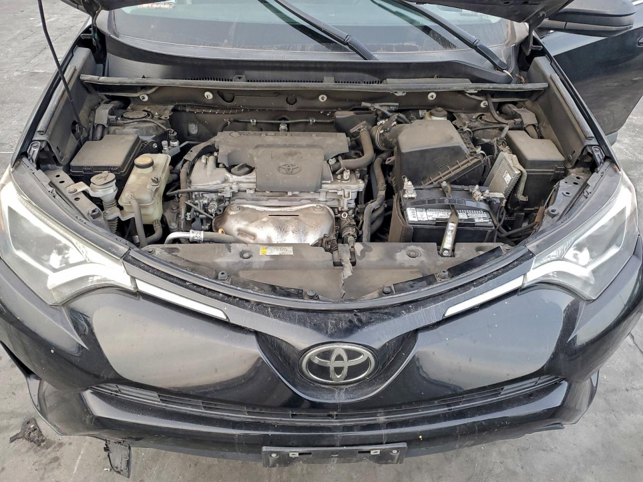 2018 TOYOTA RAV4 LE photo 11