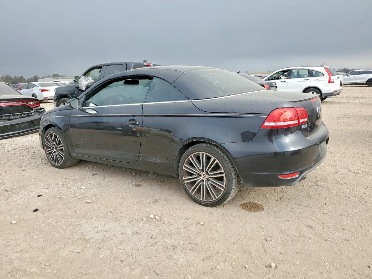 2013 VOLKSWAGEN EOS KOMFORT photo 2