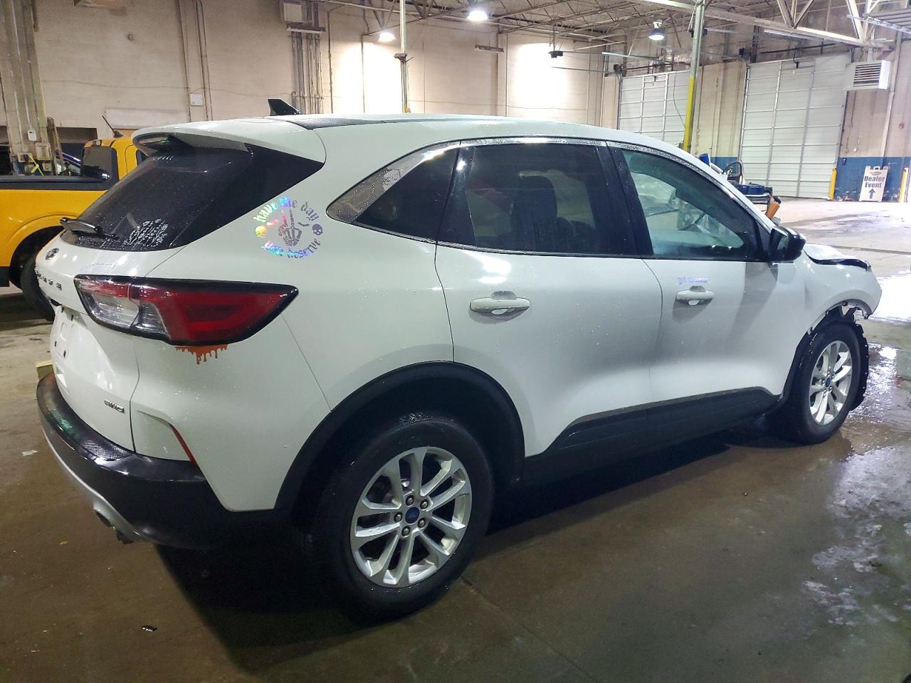 2022 FORD ESCAPE SE photo 3