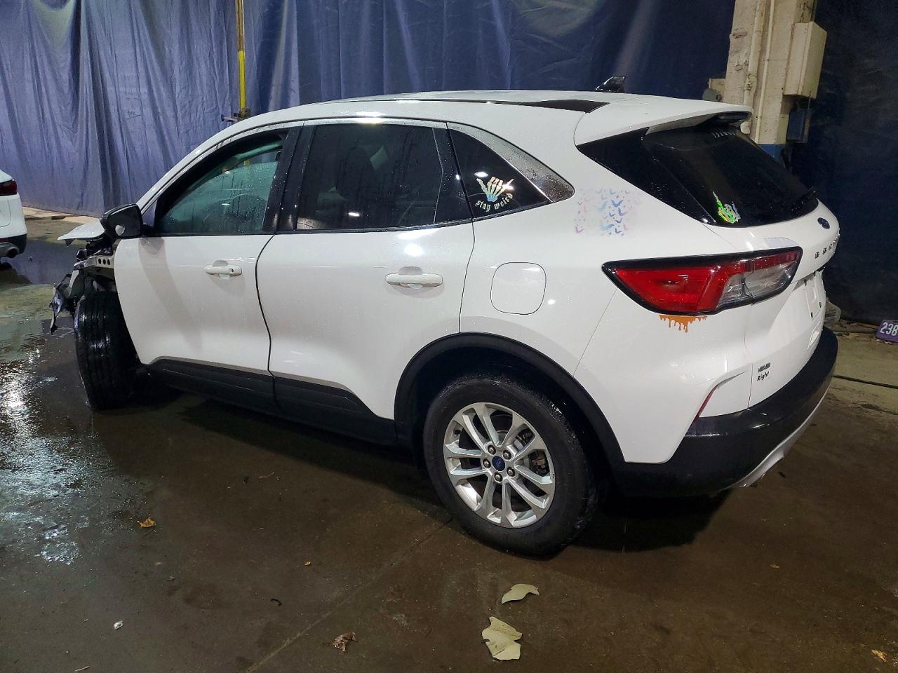 2022 FORD ESCAPE SE photo 2