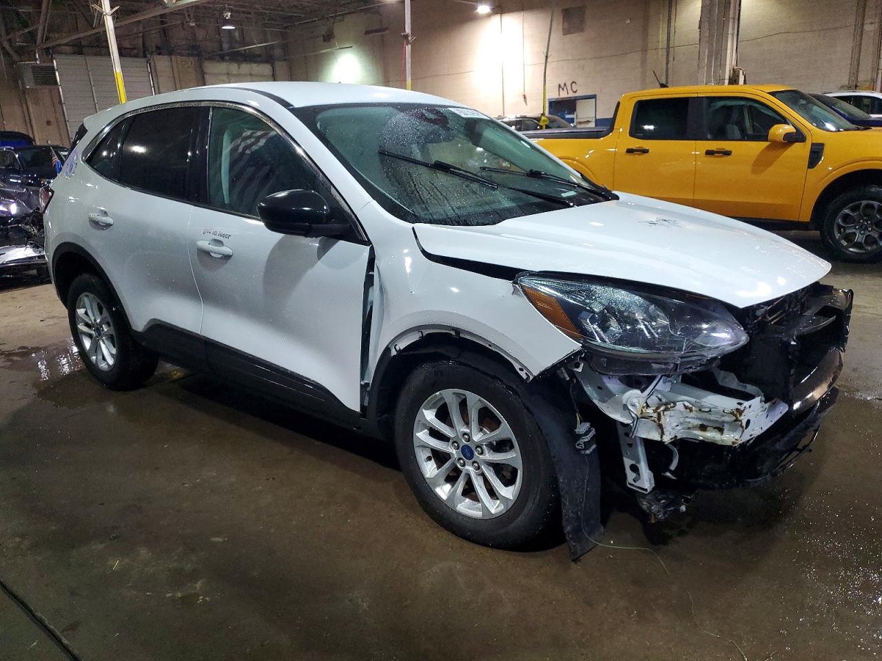 2022 FORD ESCAPE SE photo 4