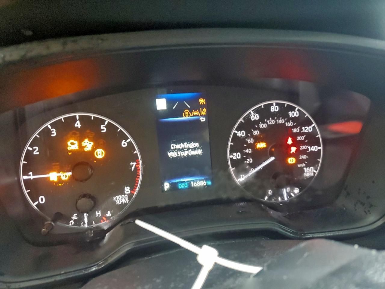 2025 TOYOTA COROLLA CROSS LE photo 9