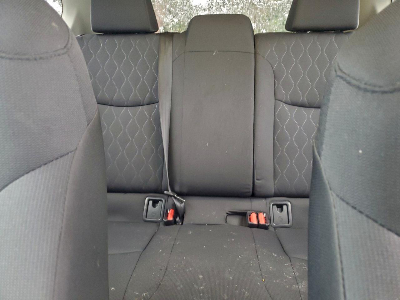 2025 TOYOTA COROLLA CROSS LE photo 10