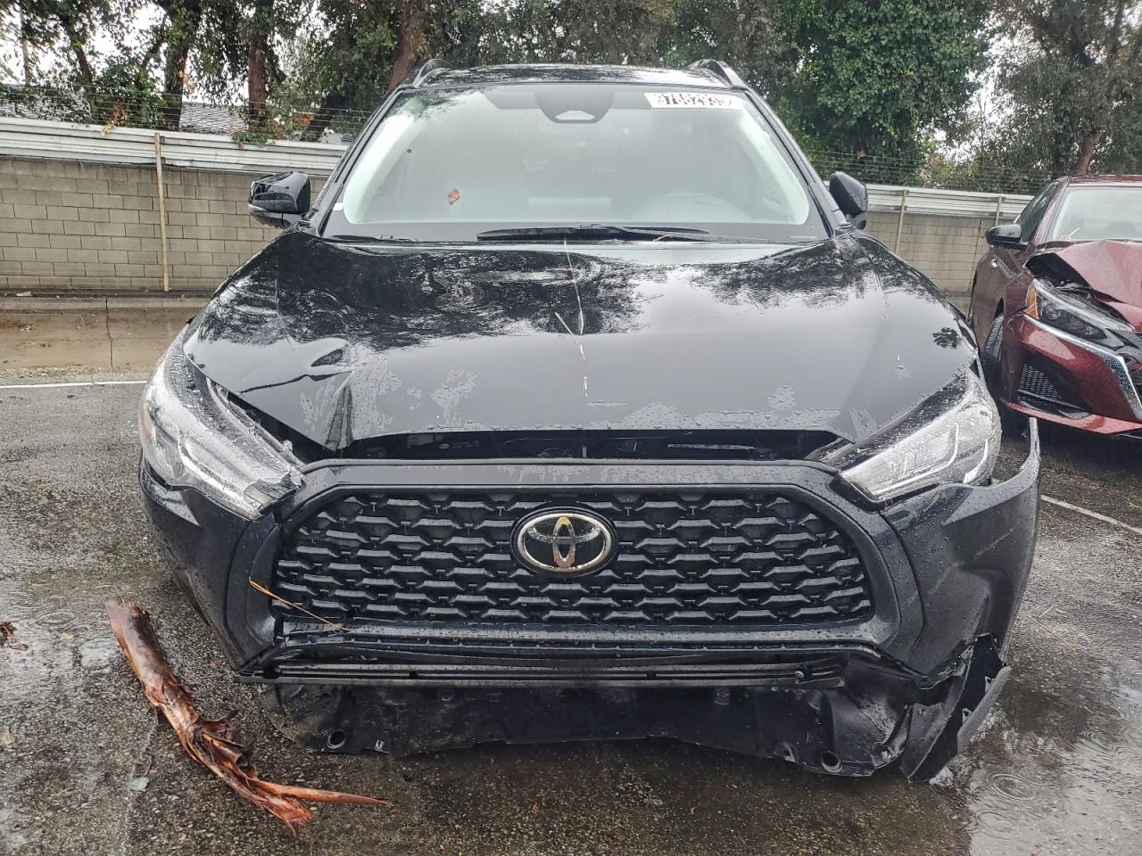 2025 TOYOTA COROLLA CROSS LE photo 5