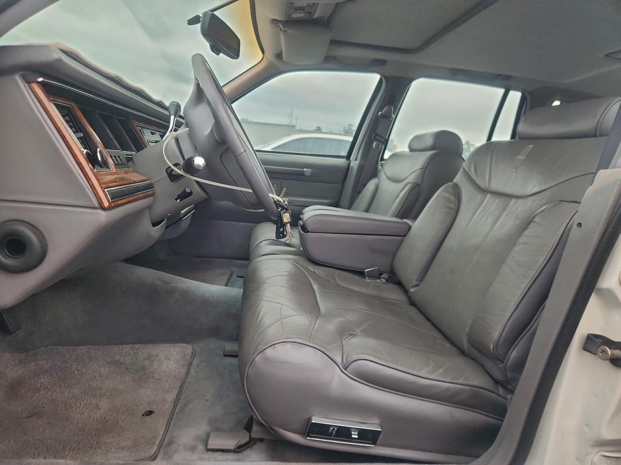 1994 LINCOLN TOWN CAR SIGNATURE photo 7