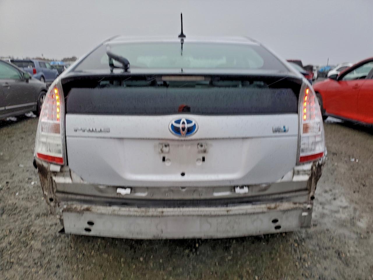2010 TOYOTA PRIUS photo 6