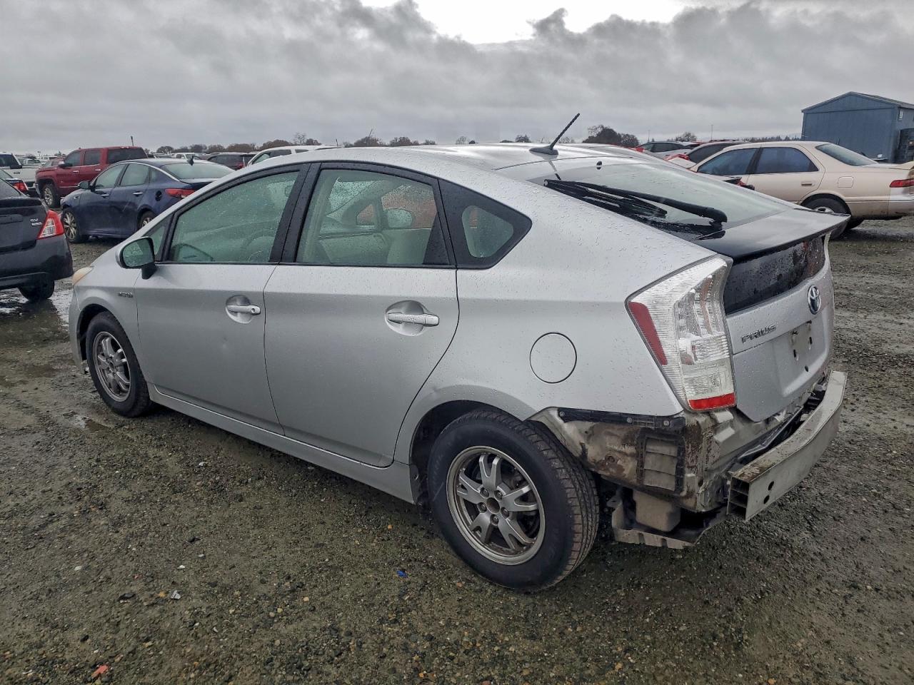 2010 TOYOTA PRIUS photo 2