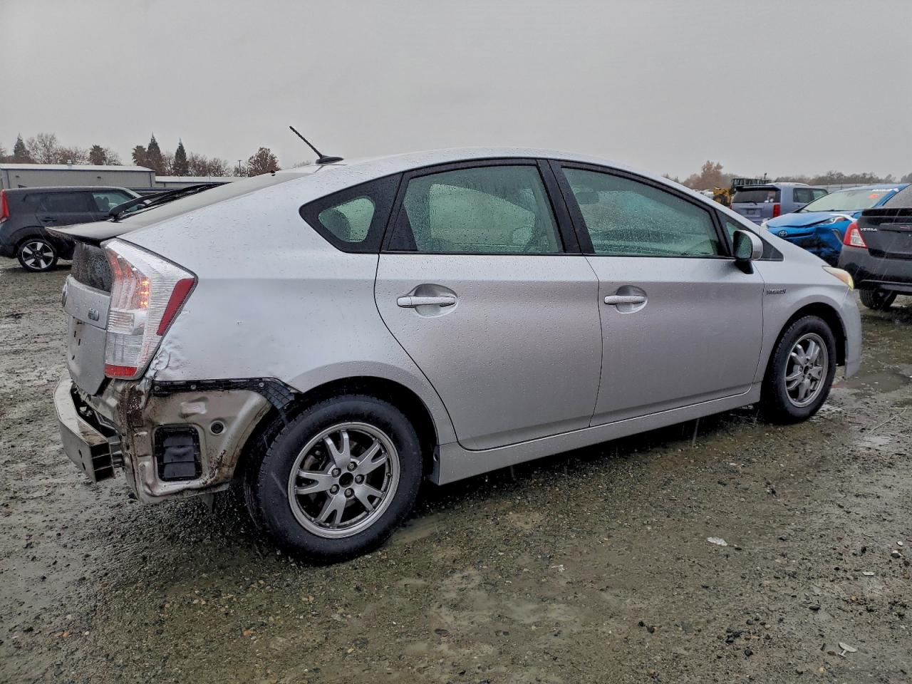 2010 TOYOTA PRIUS photo 3