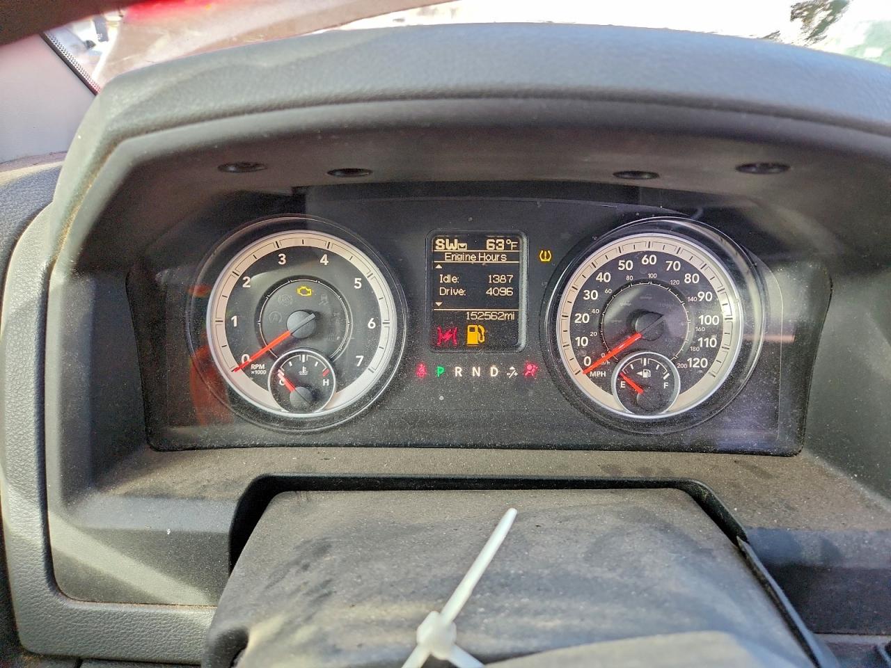 2014 RAM 1500 ST photo 9