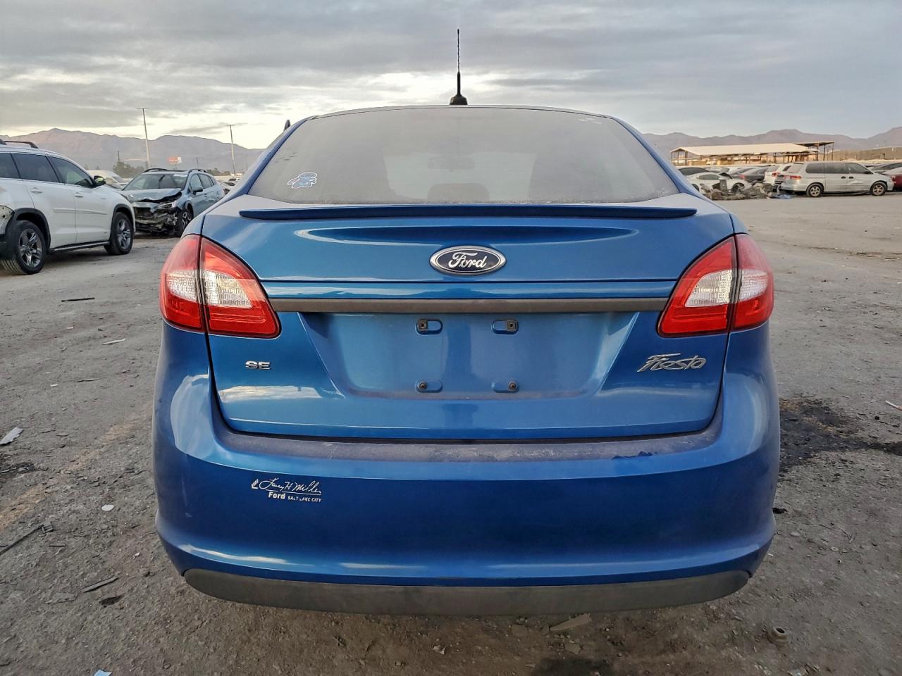 2011 FORD FIESTA SE photo 16