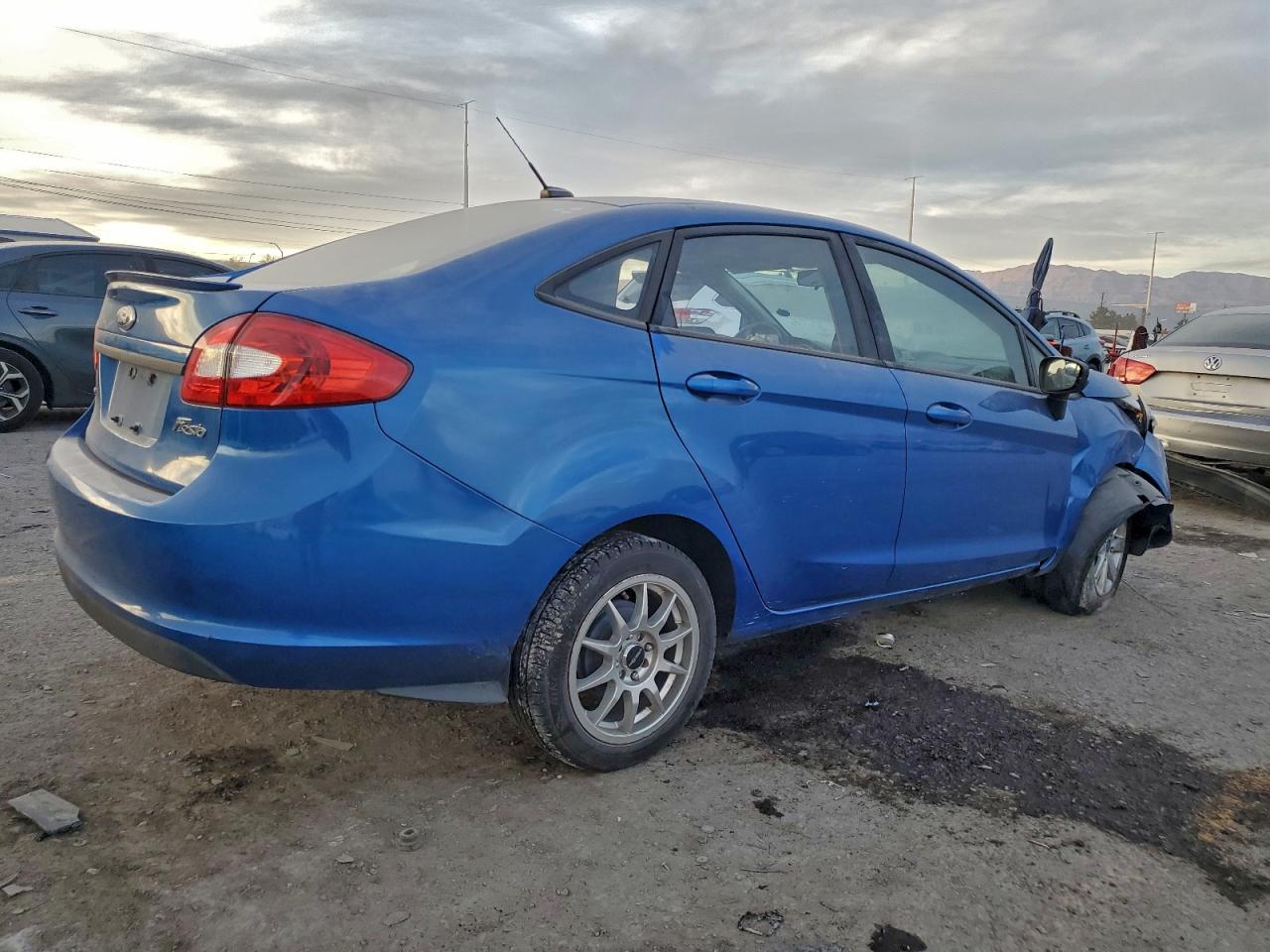 2011 FORD FIESTA SE photo 7