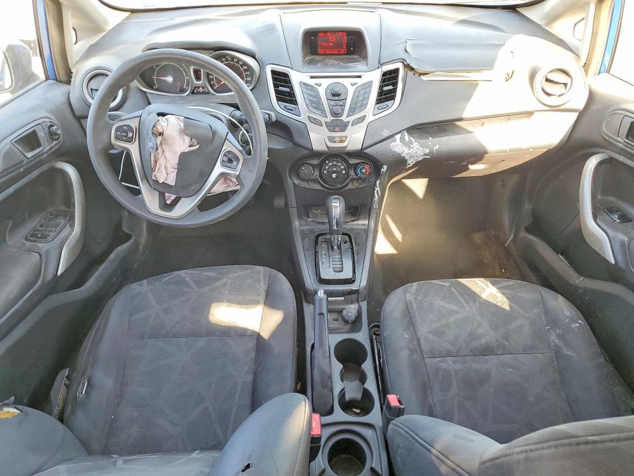 2011 FORD FIESTA SE photo 22