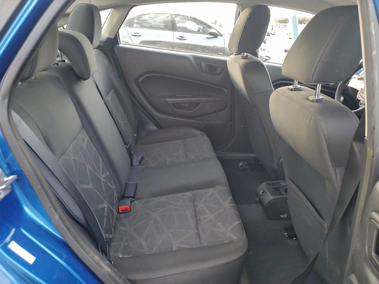 2011 FORD FIESTA SE photo 28