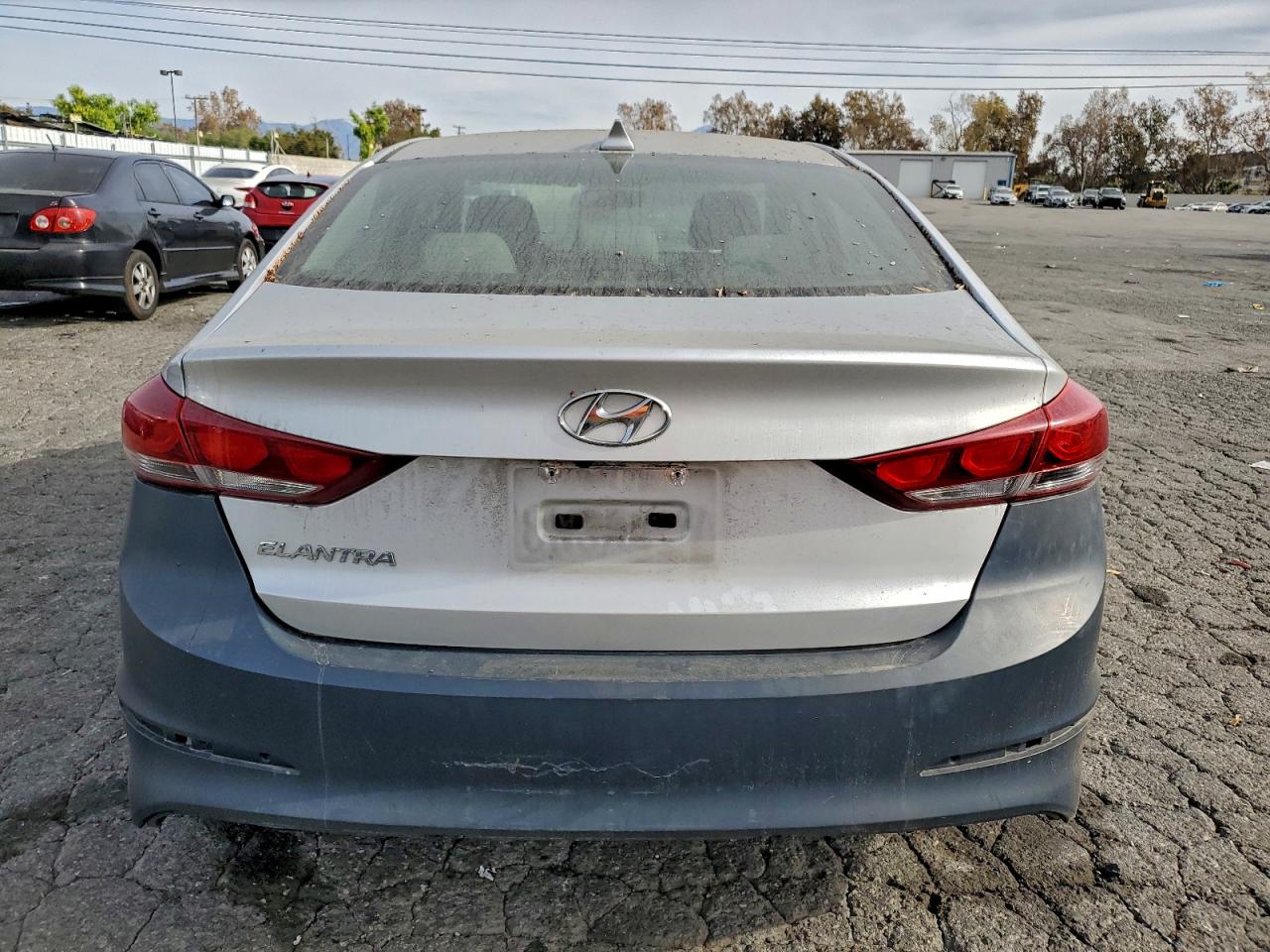 2017 HYUNDAI ELANTRA SE photo 6