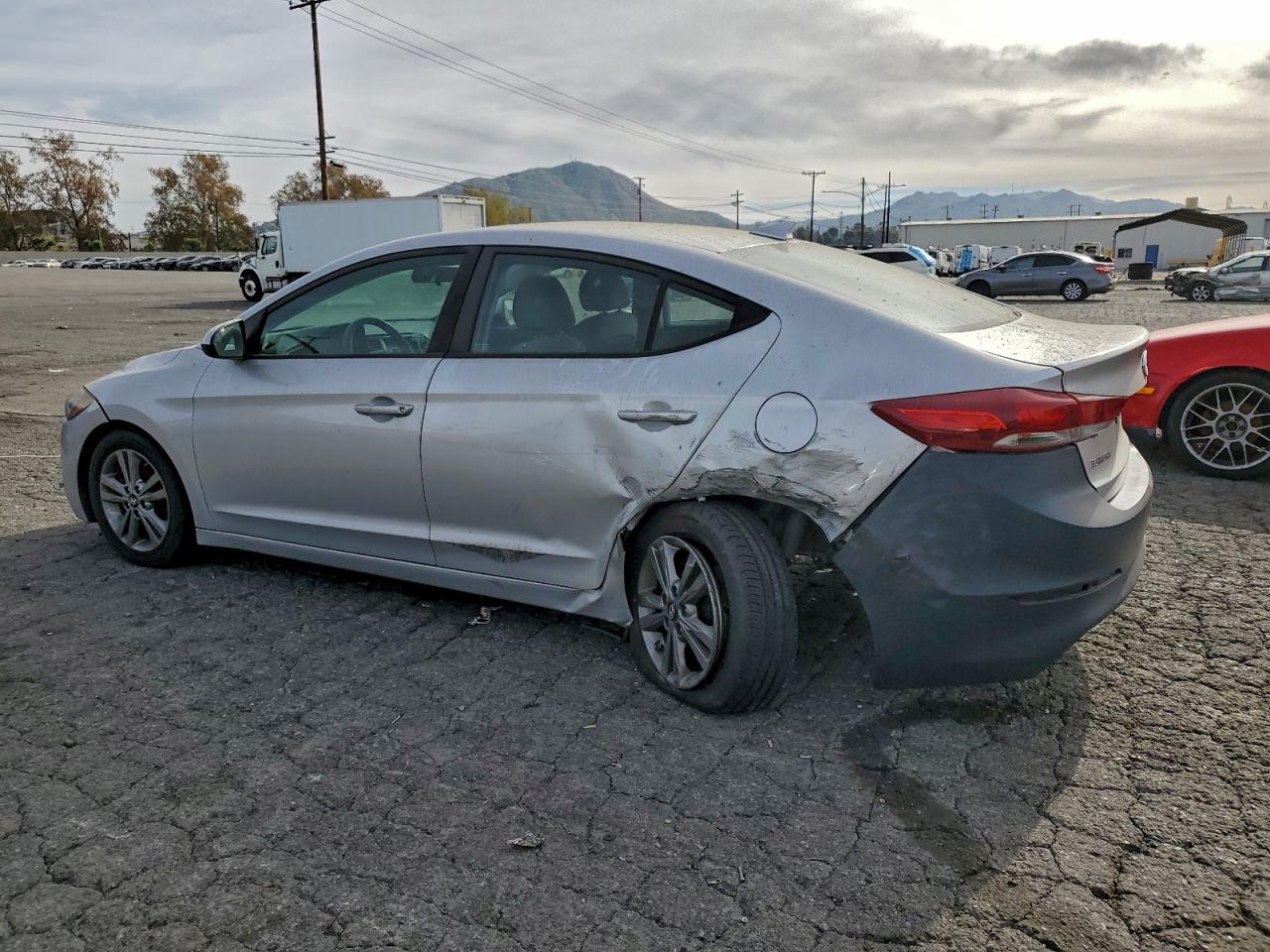 2017 HYUNDAI ELANTRA SE photo 2