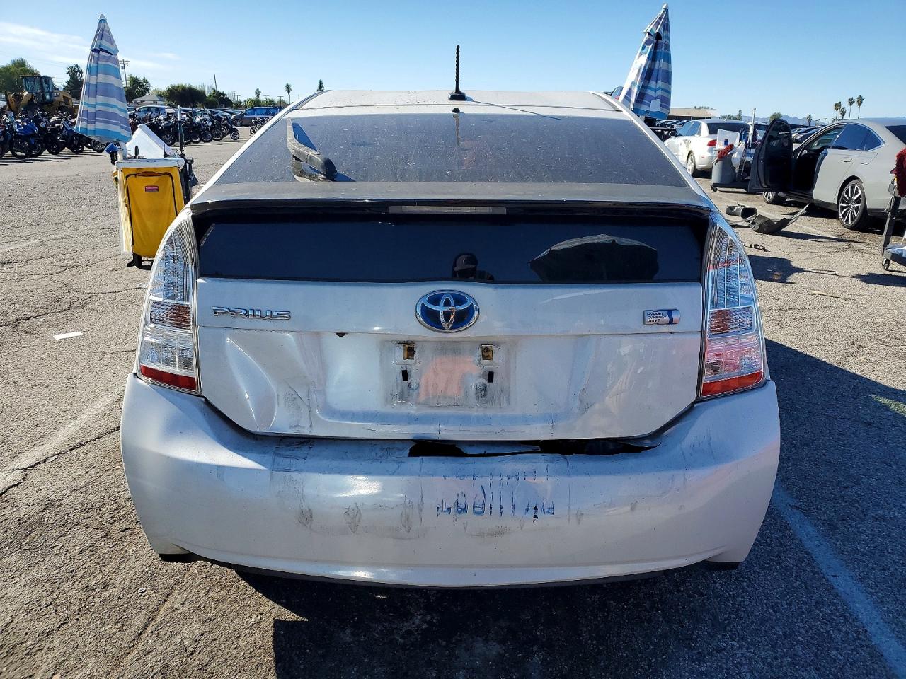 2011 TOYOTA PRIUS photo 6