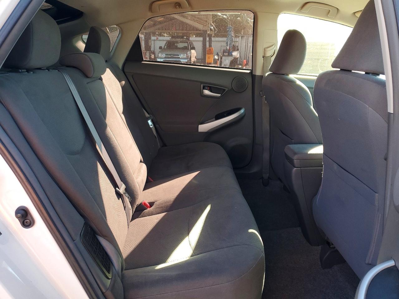 2011 TOYOTA PRIUS photo 10