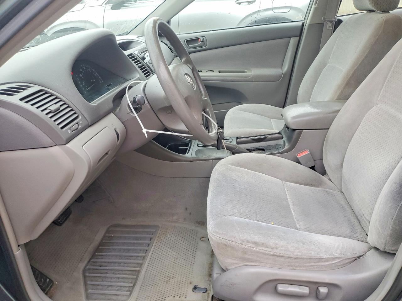 2003 TOYOTA CAMRY LE photo 13