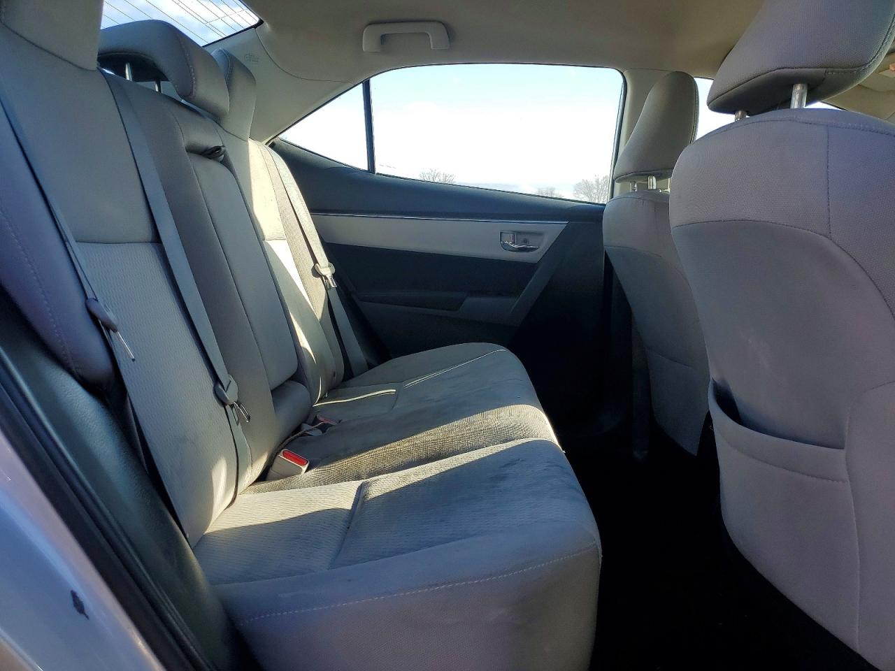 2016 TOYOTA COROLLA L photo 10