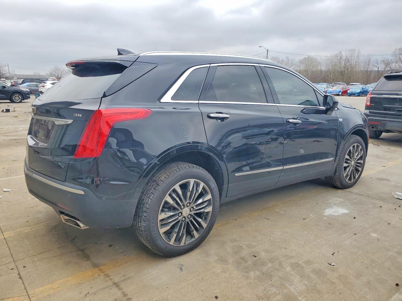 2019 CADILLAC XT5 LUXURY photo 3