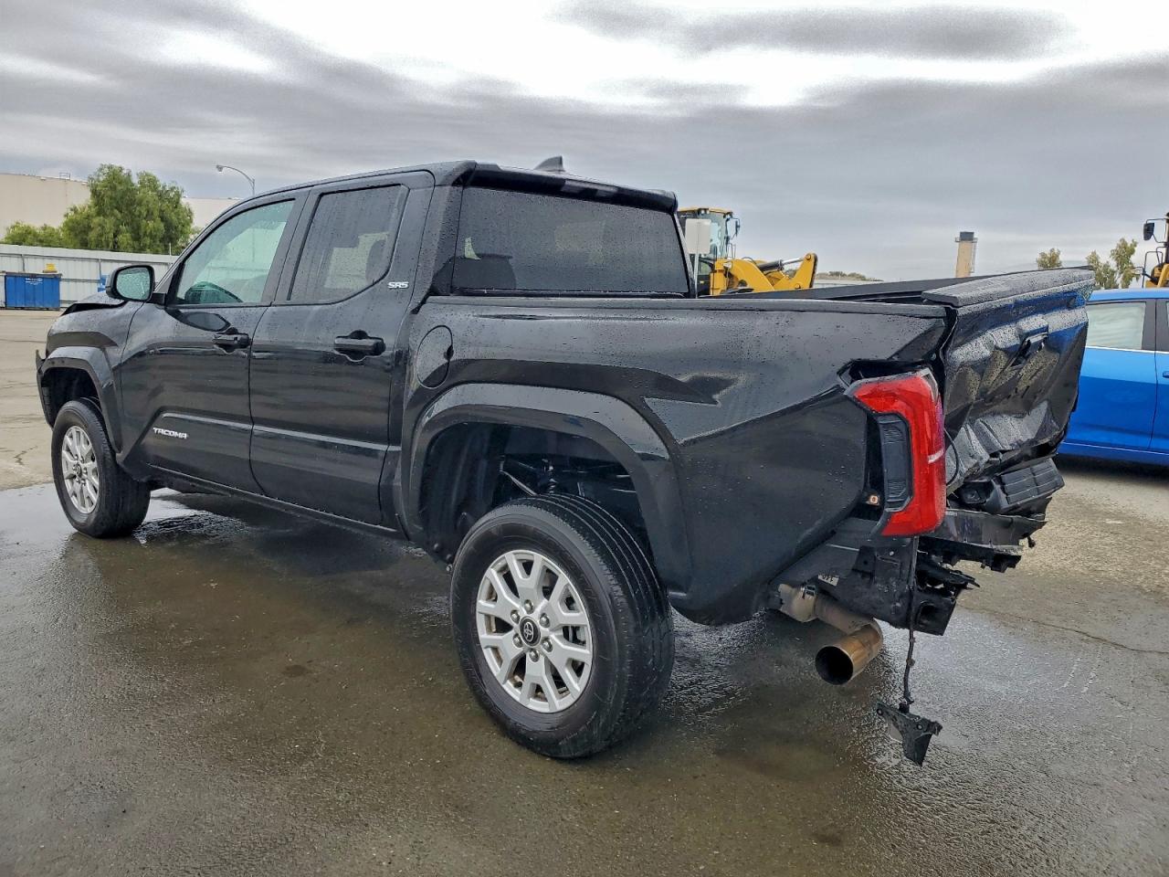 2024 TOYOTA TACOMA DOUBLE CAB photo 2