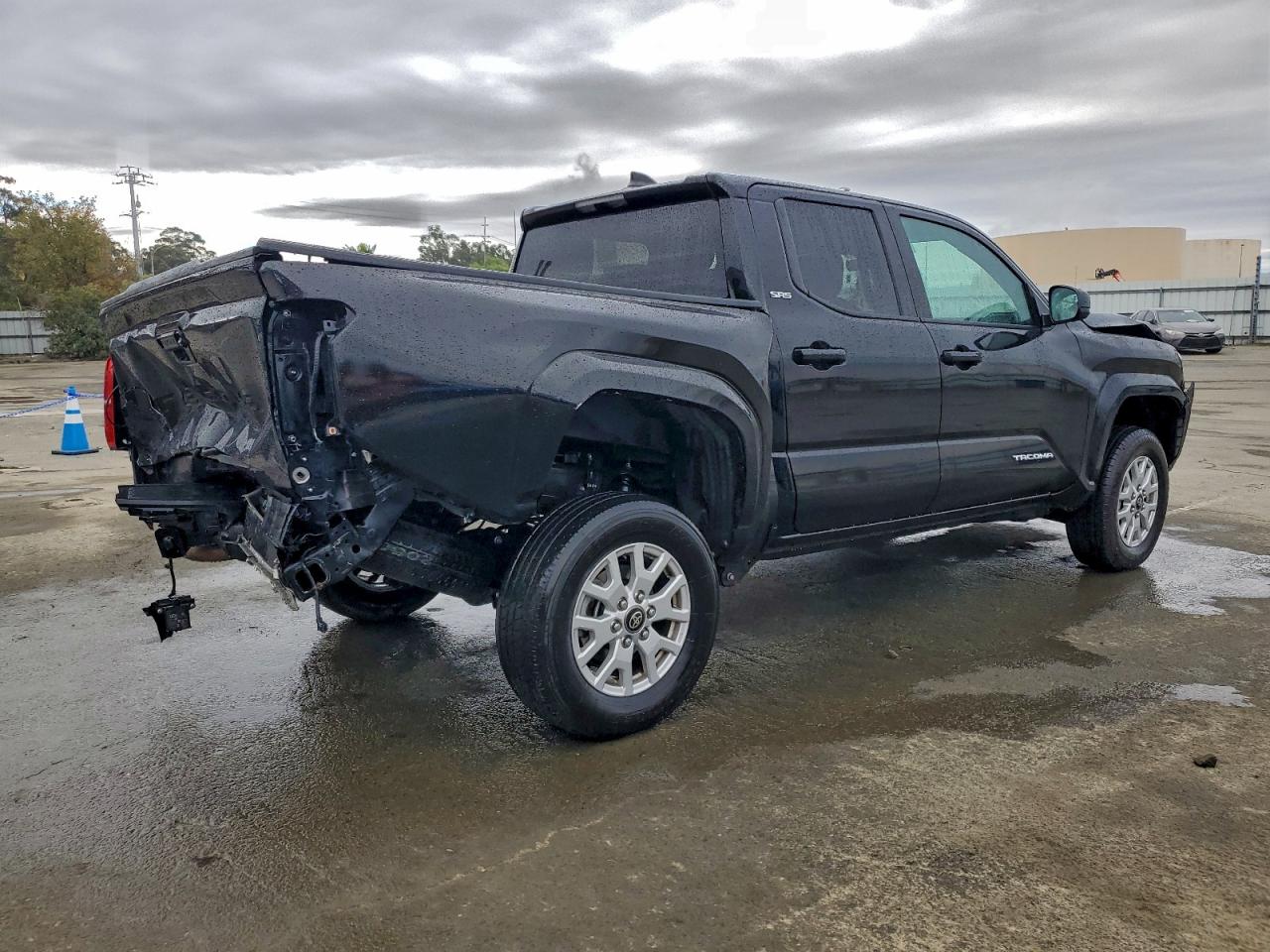 2024 TOYOTA TACOMA DOUBLE CAB photo 3
