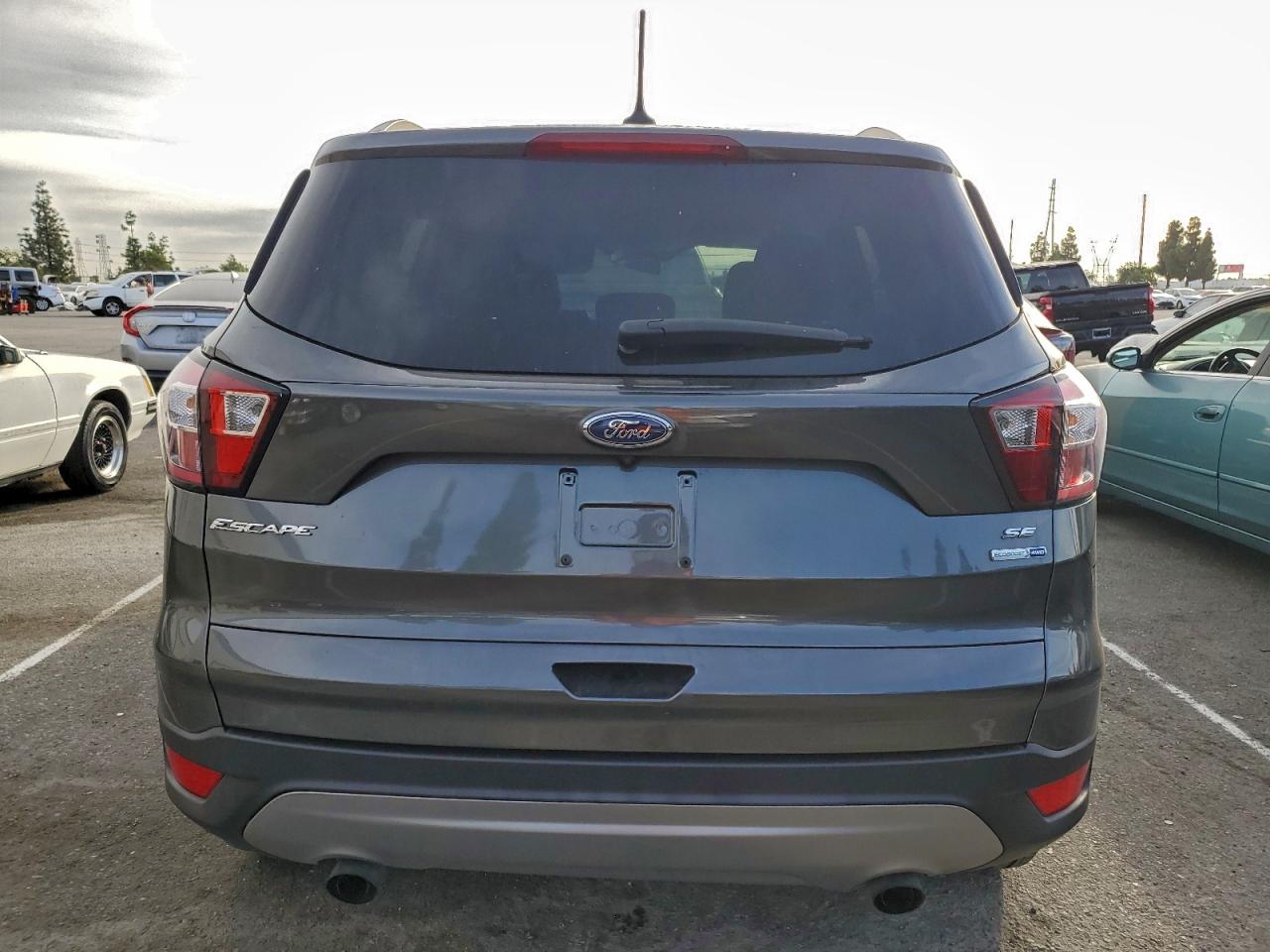 2018 FORD ESCAPE SE photo 6