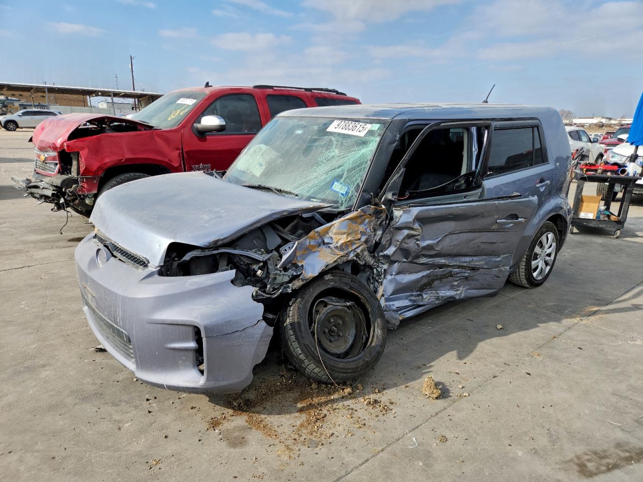 2011 TOYOTA SCION