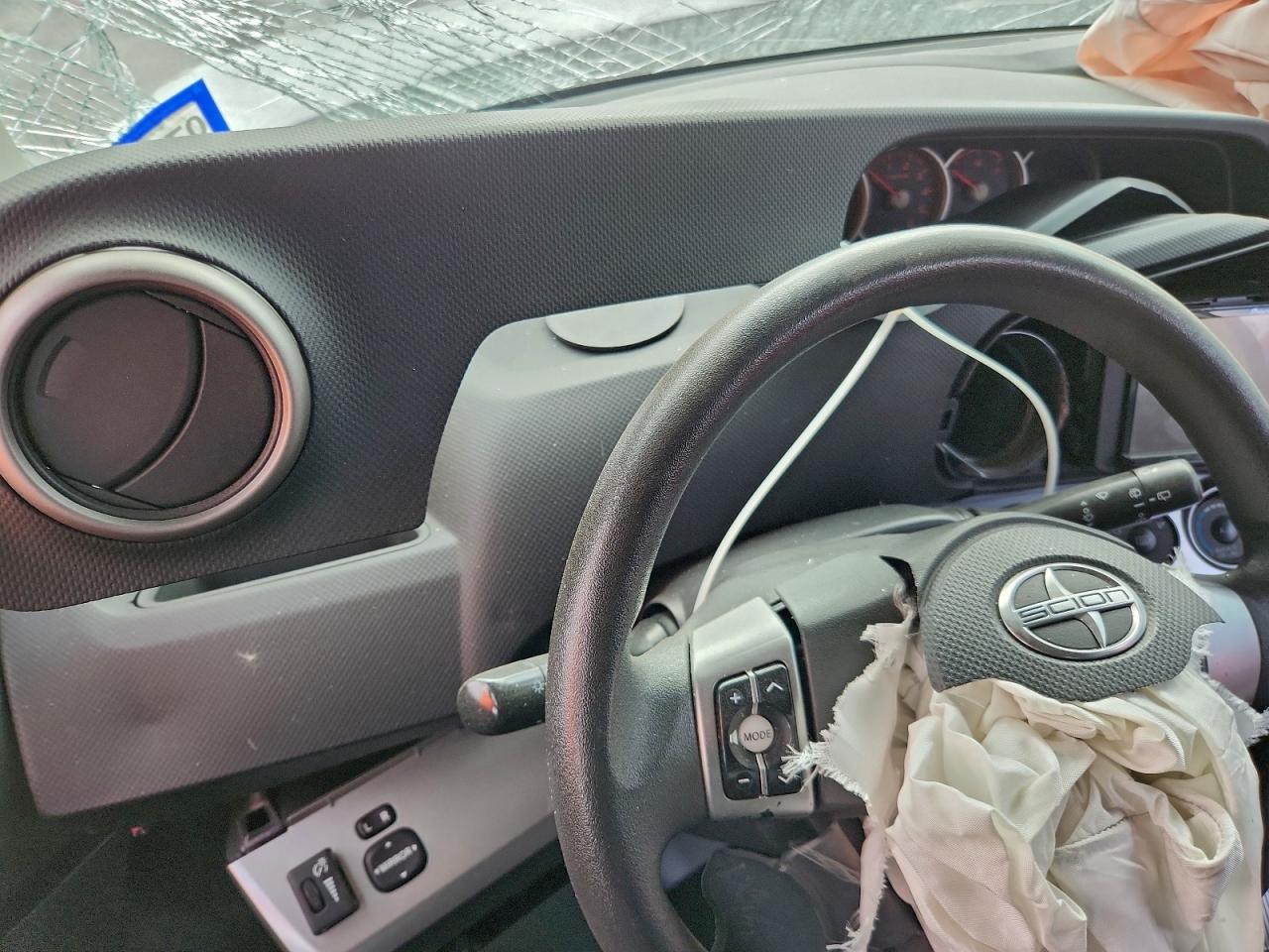 2011 TOYOTA SCION XB photo 9