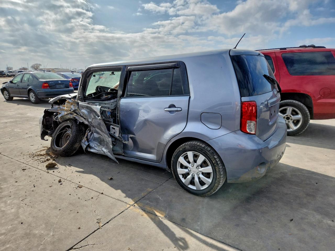 2011 TOYOTA SCION XB photo 2