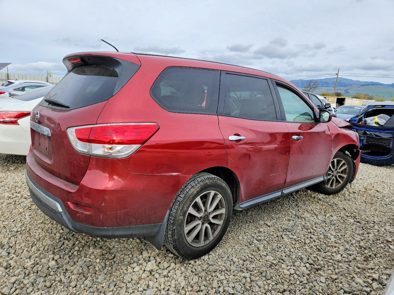 2013 NISSAN PATHFINDER S photo 3